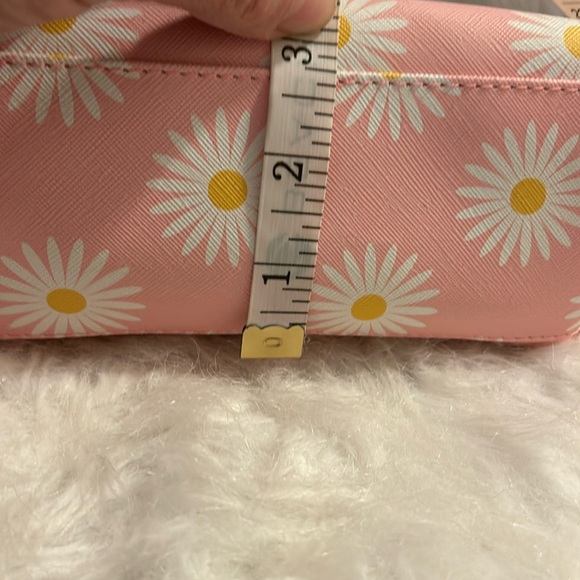 NWT, DANBEY LEE PINK DAISY MAKEUP BAG - Picture 11 of 11